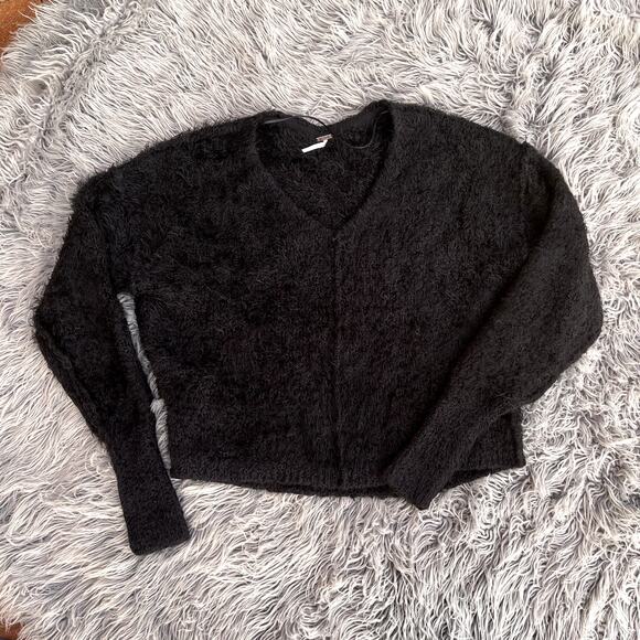 Free People Icing V-Neck Pullover Sweater Oversized Fuzzy Black Womens XS - Picture 1 of 8